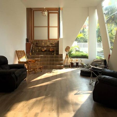 The Urban Getaway Villa Thiruvananthapuram Exteriör bild